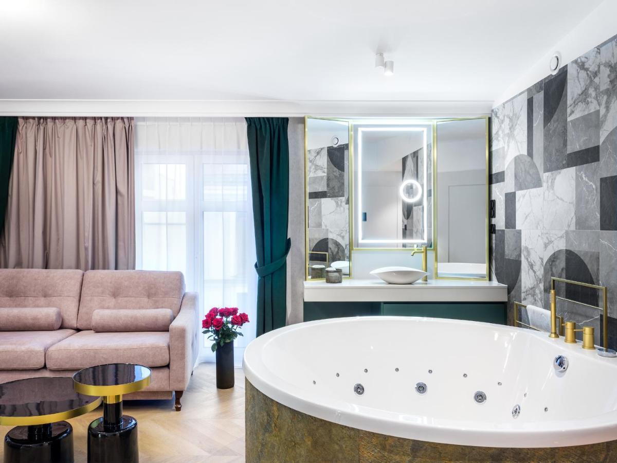 Golden Queen Deluxe Jacuzzi Apartments - Old Town Krakow Exterior photo